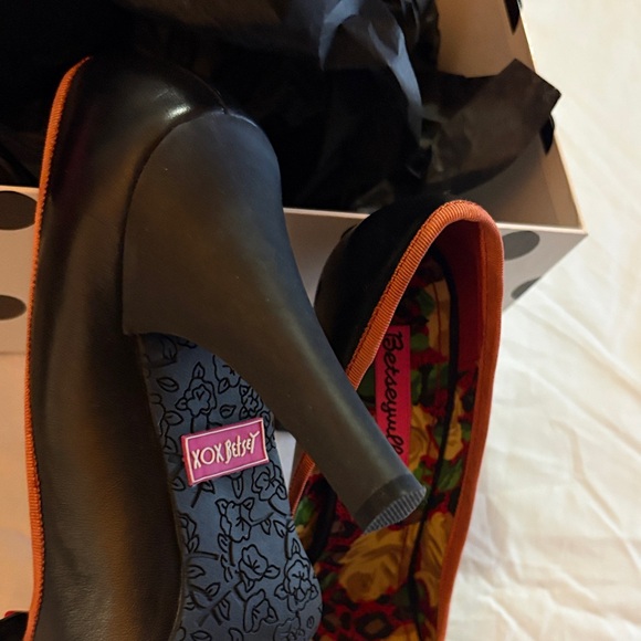 Betsey Johnson Black Heels with Red Bow - Picture 7 of 15